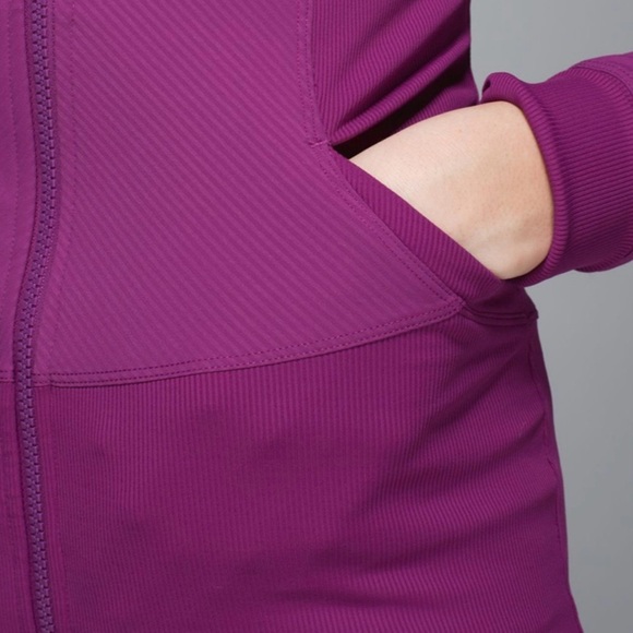 Lululemon In Flux Jacket Reversible, 
Regal Plum - Picture 5 of 9